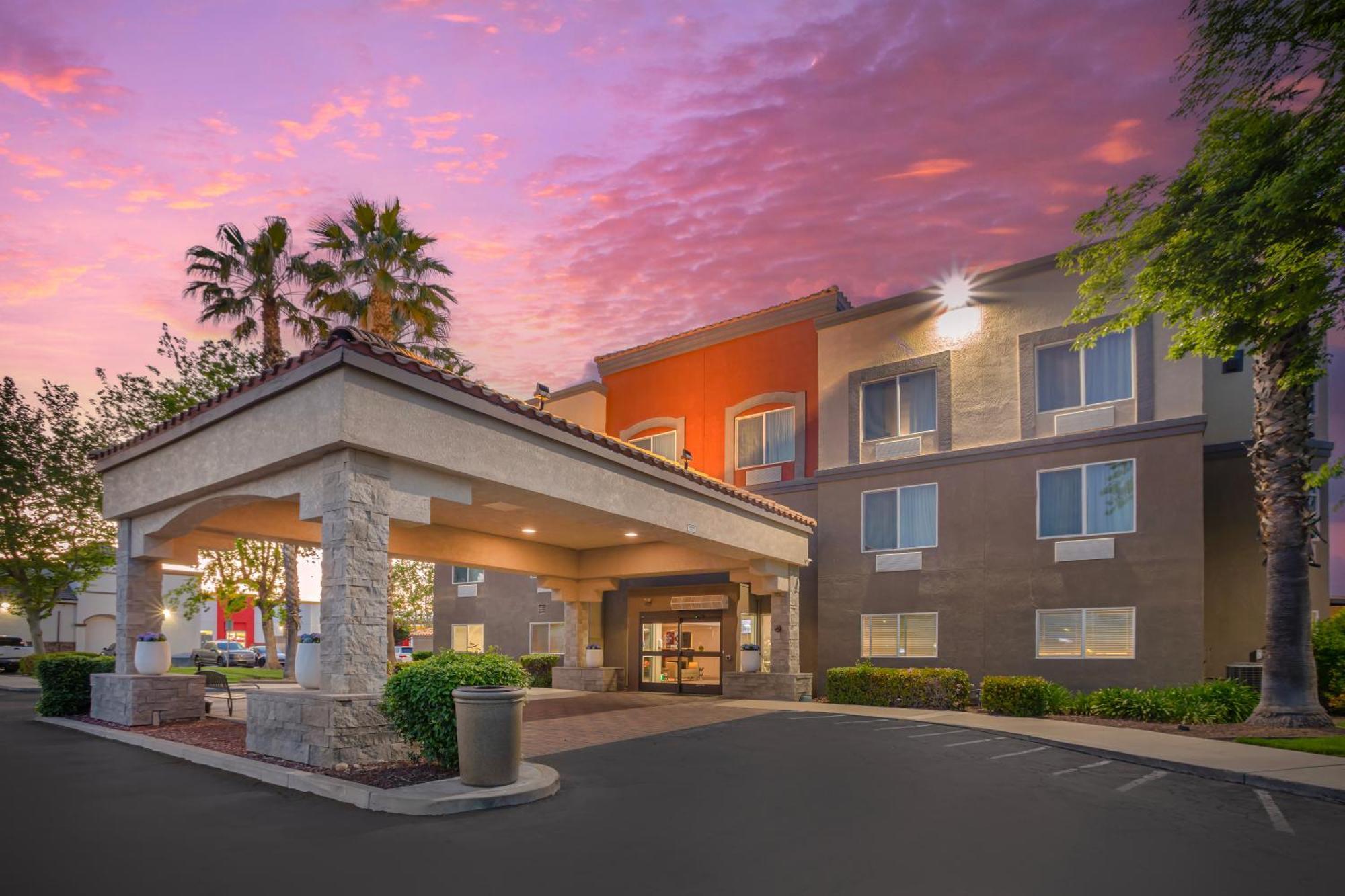 Best Western Plus Villa Del Lago Inn Patterson Buitenkant foto