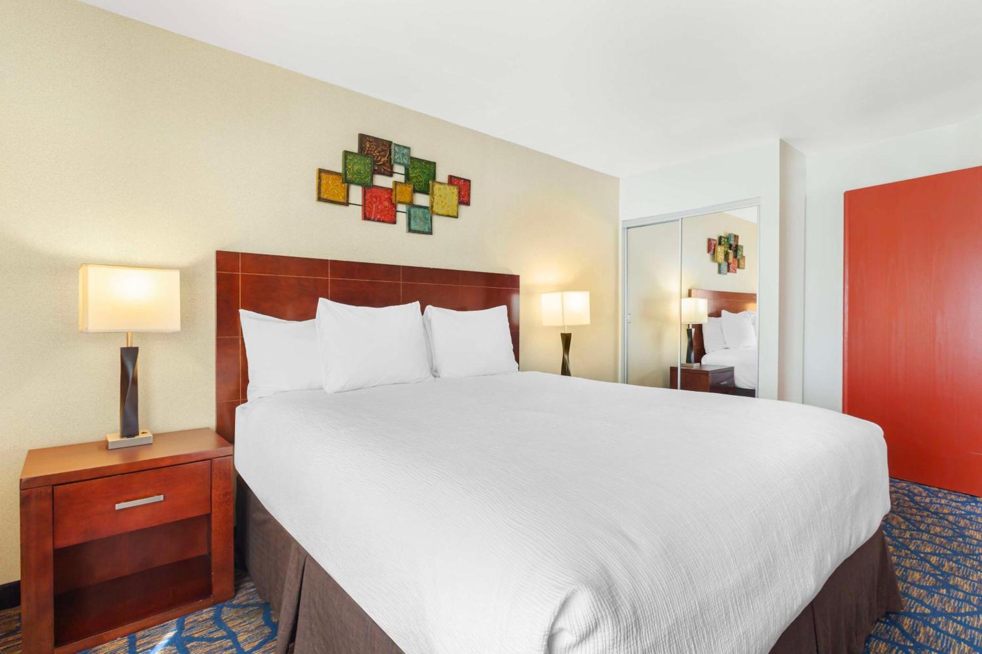Best Western Plus Villa Del Lago Inn Patterson Buitenkant foto