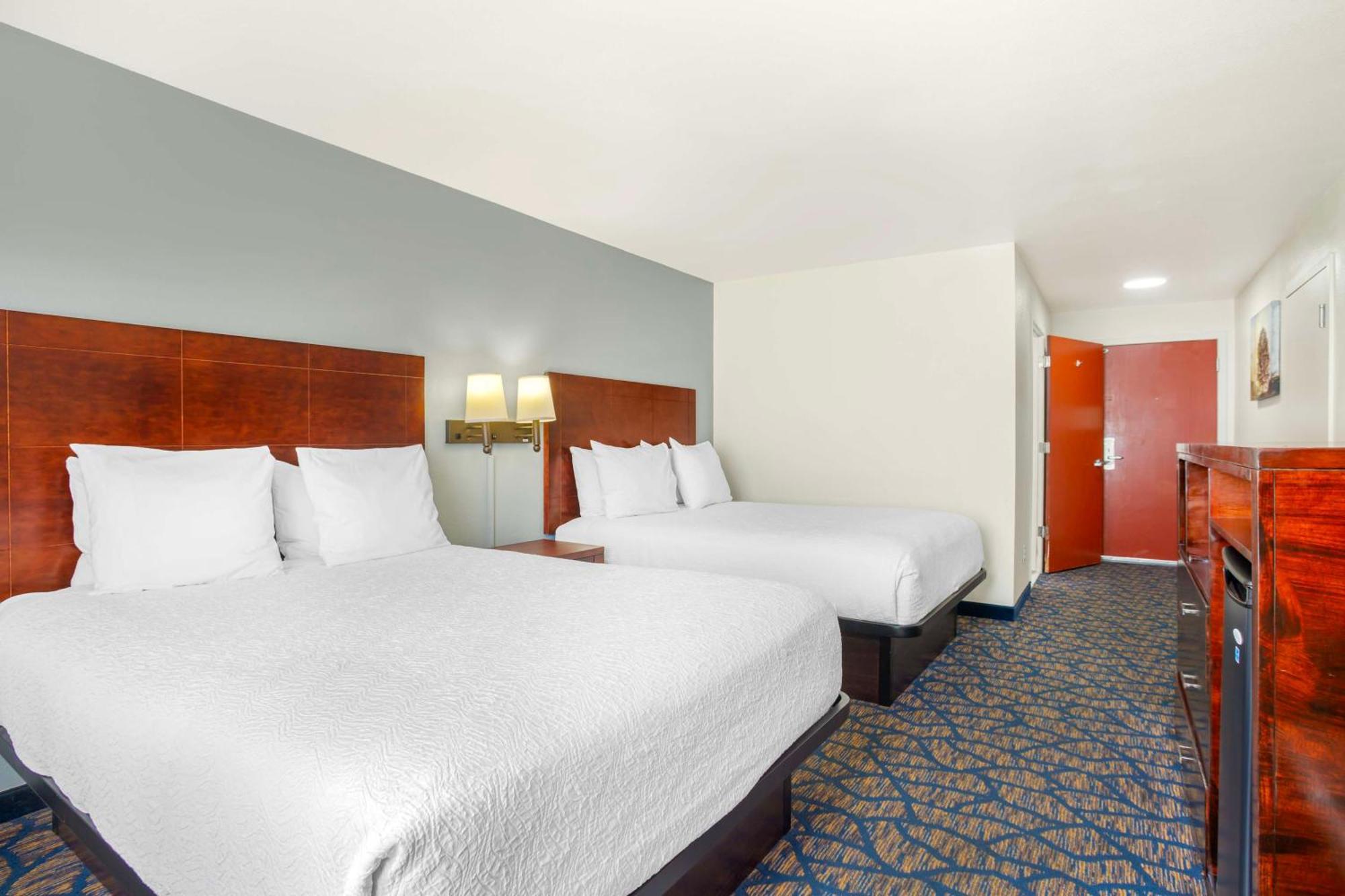 Best Western Plus Villa Del Lago Inn Patterson Buitenkant foto
